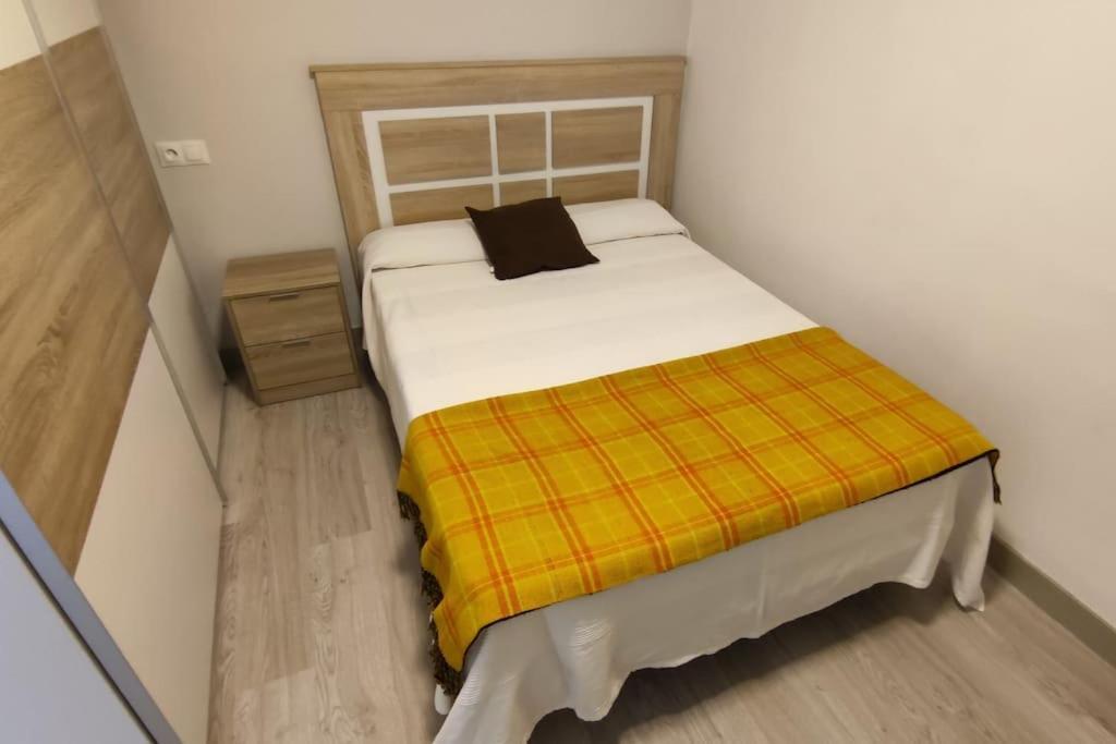 Piso Turistico Avda Del Castillo Apartment Ponferrada Luaran gambar