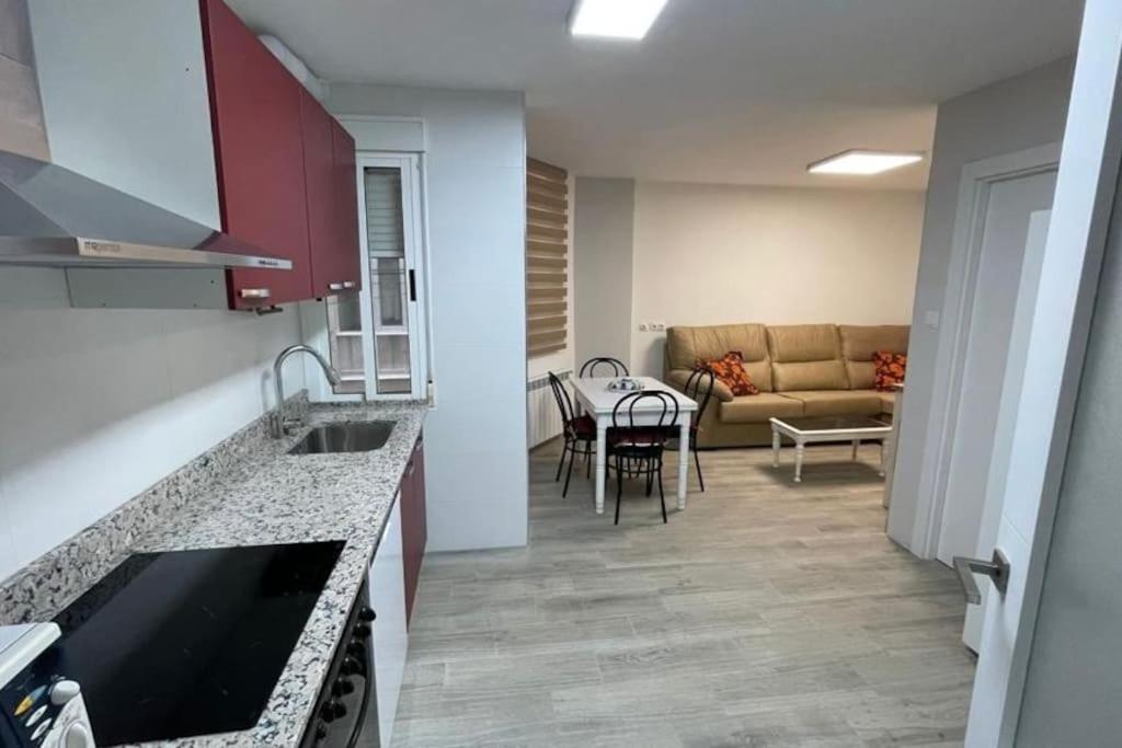 Piso Turistico Avda Del Castillo Apartment Ponferrada Luaran gambar